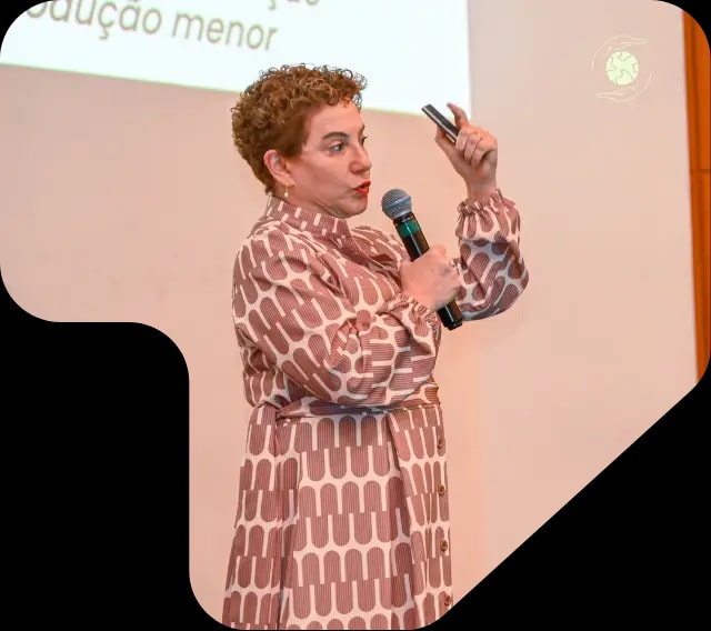 Assunta Napolitano Camilo em uma apresentação